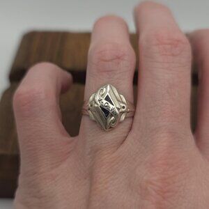 Size 7.25 Sterling Silver KCW Initials Possible School Ring A1472